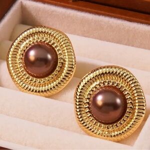 New packed Beautiful & Elegant Gold and Brown Vintage Studs